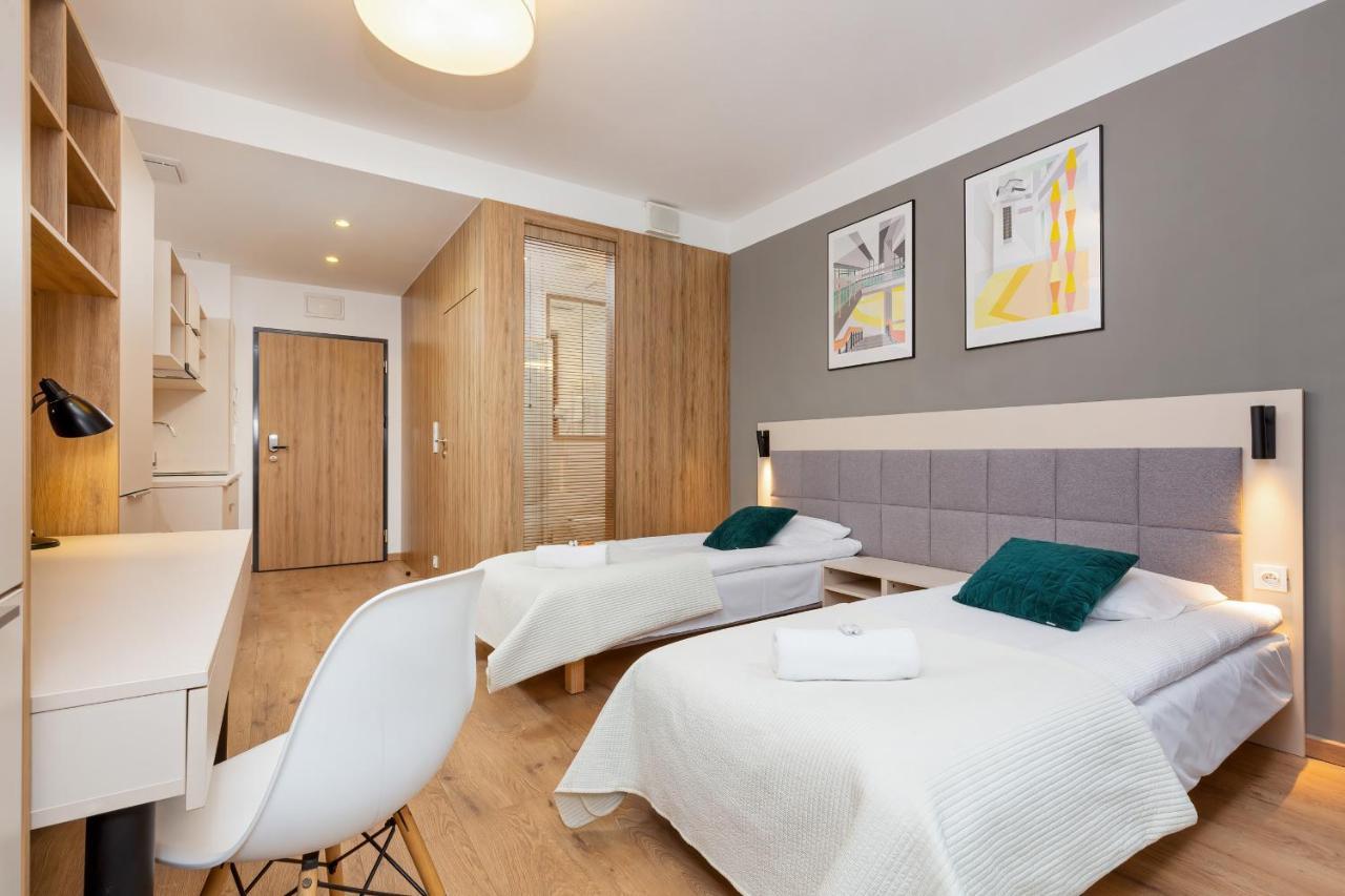 Wolska Residence Apartments With Parking By Noclegi Renters Varsovie Extérieur photo