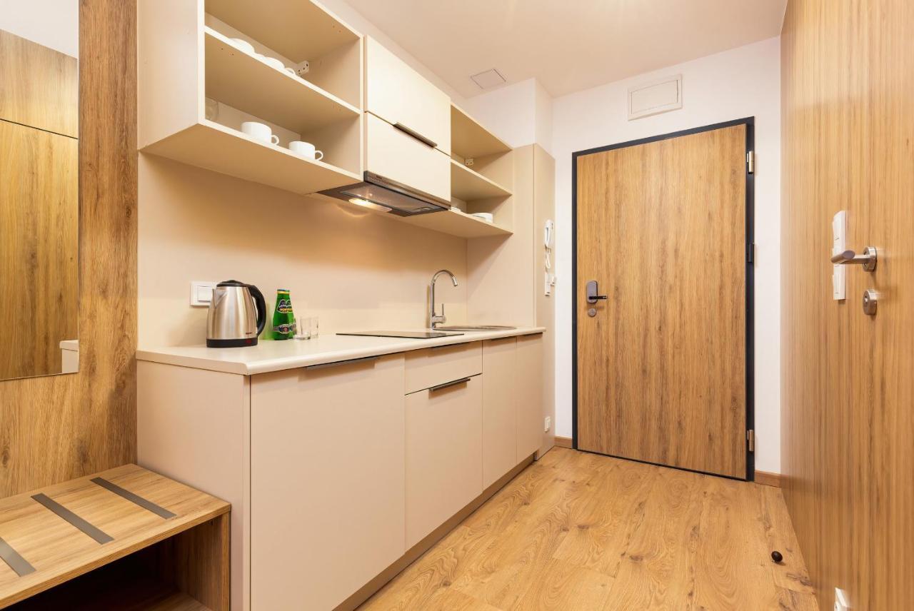 Wolska Residence Apartments With Parking By Noclegi Renters Varsovie Extérieur photo