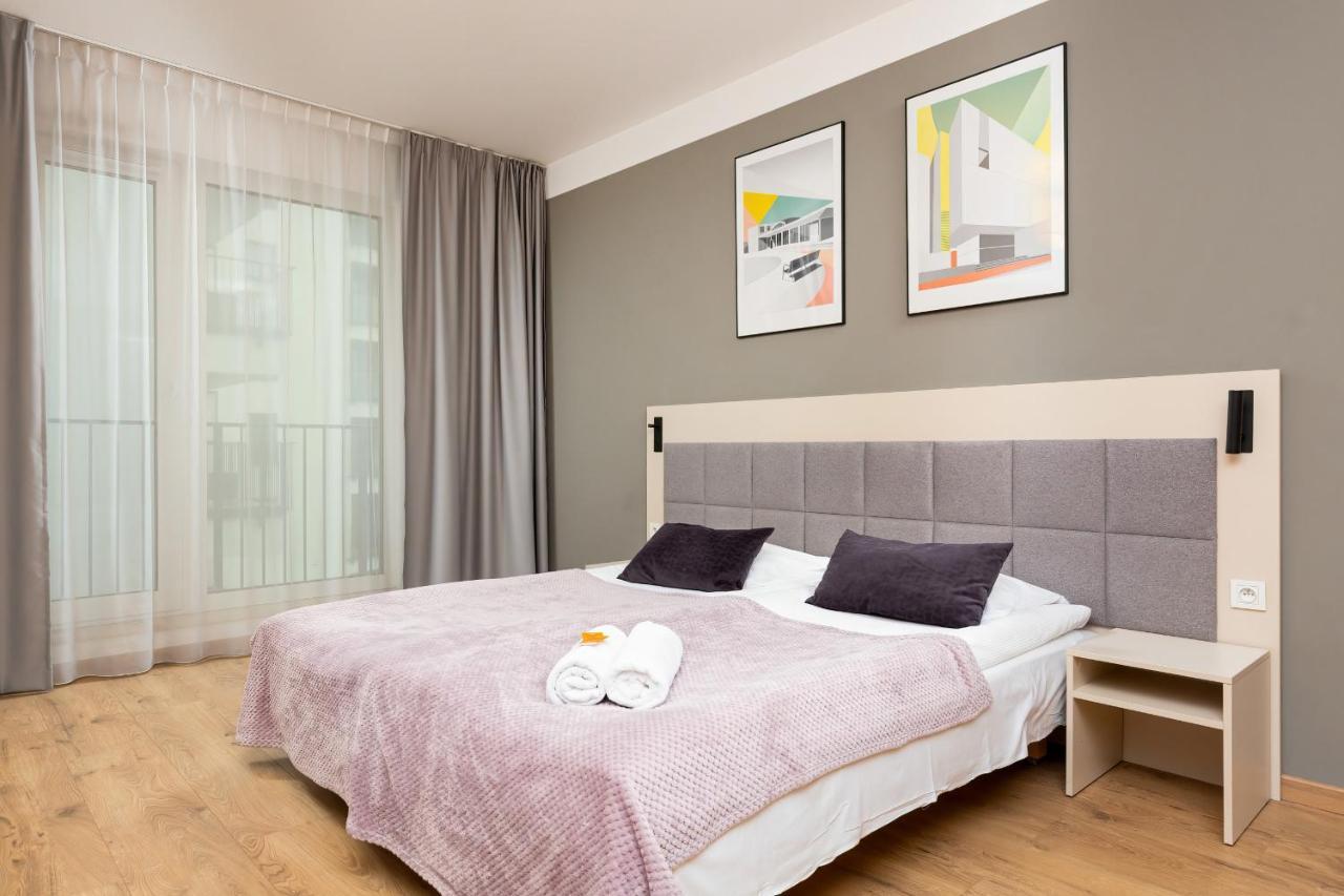 Wolska Residence Apartments With Parking By Noclegi Renters Varsovie Extérieur photo