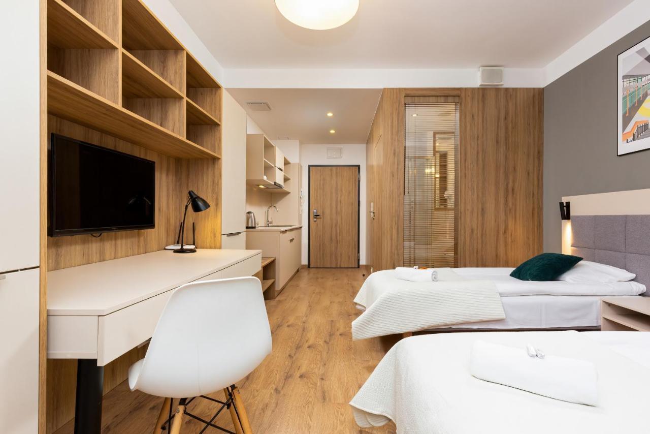 Wolska Residence Apartments With Parking By Noclegi Renters Varsovie Extérieur photo