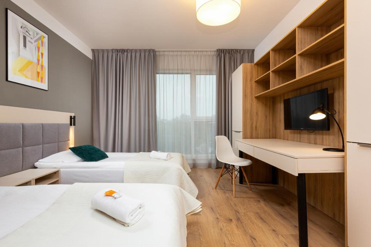 Wolska Residence Apartments With Parking By Noclegi Renters Varsovie Extérieur photo